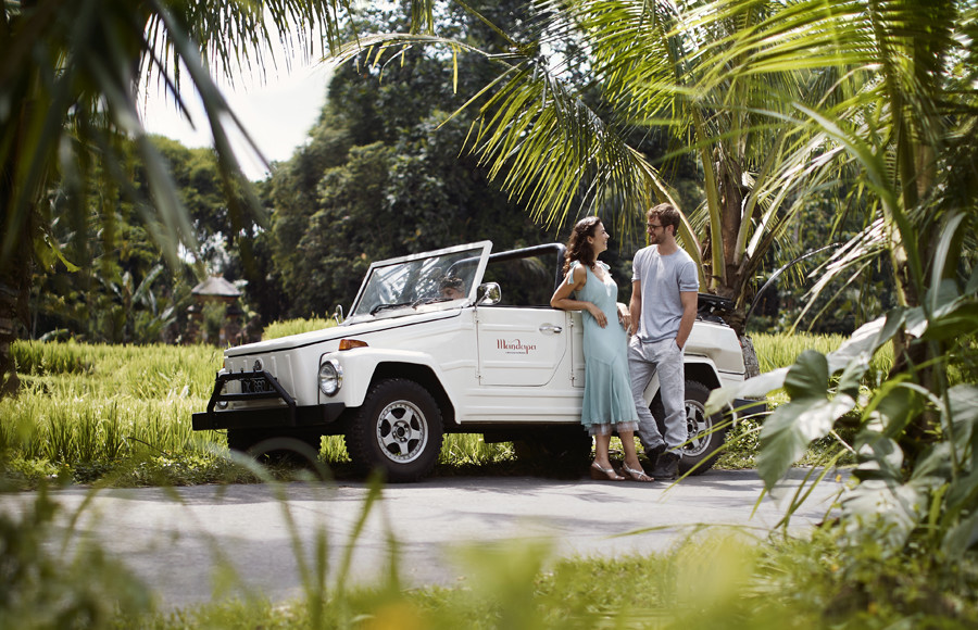 Where to propose in Bali Mandapa Vintage car Tours