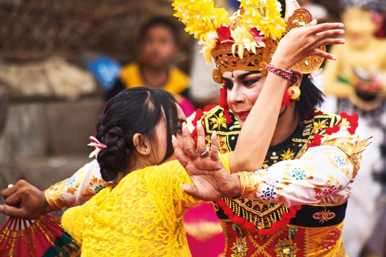 Balinese Dance || The Sacred Gandrung Trance Dance