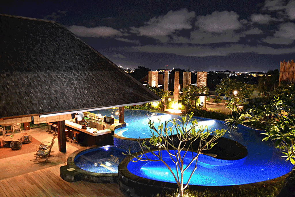 Four-Points-Bali---Vertigo-Rooftop-Pool