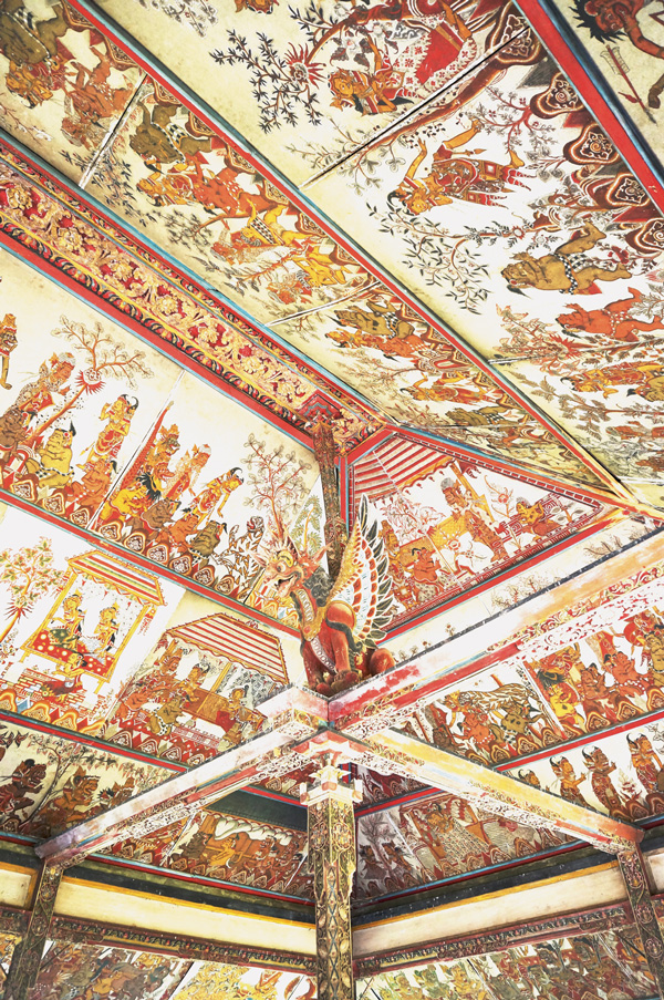 Kerta Gosa hall’s ceiling