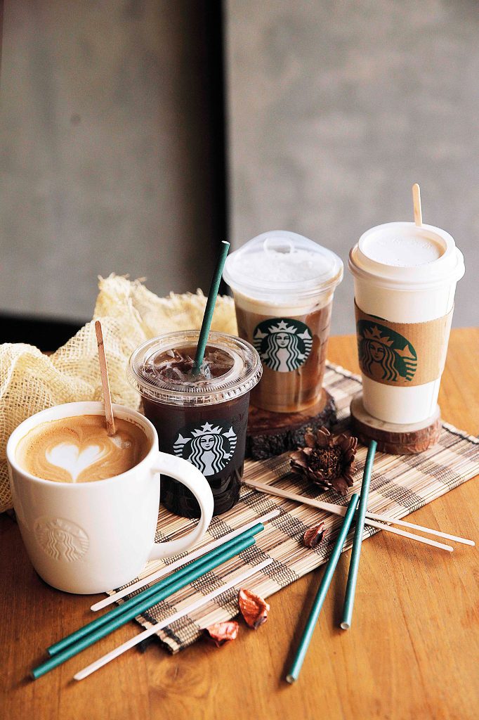 Starbucks to Gradually Replace Its Plastic Straw with Paper - NOW! Jakarta