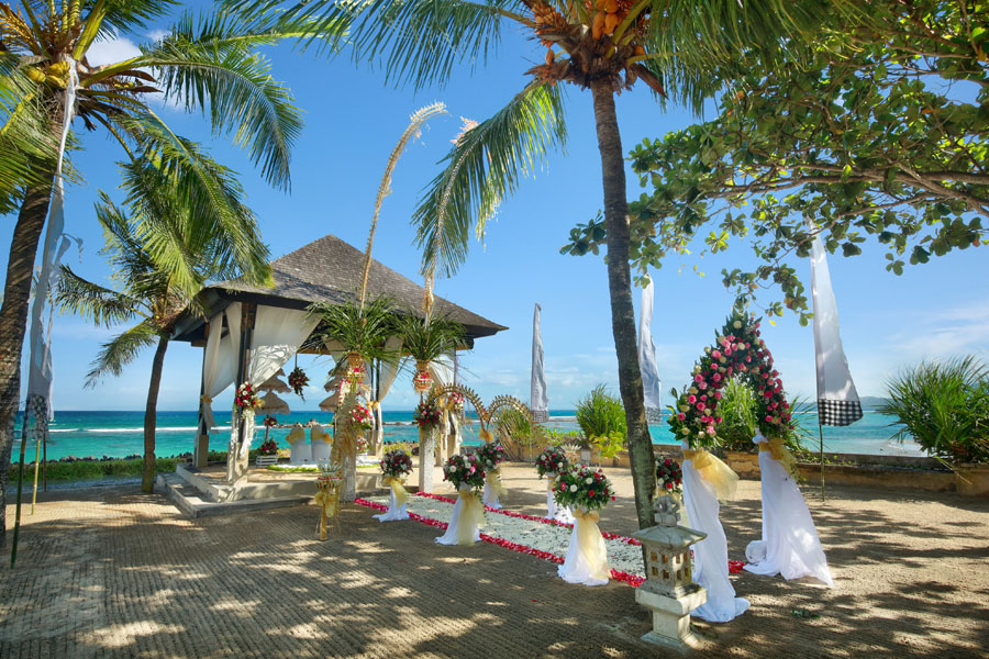 Candi Beach Resort & Spa 5 - Beachfront Sand Terrace