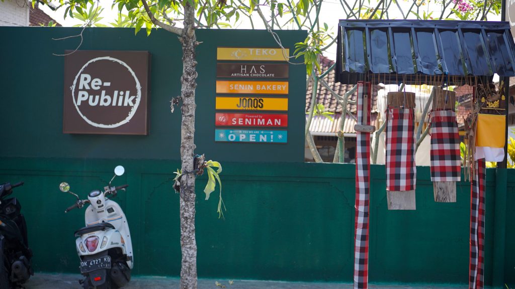 Re-Publik Bali Berawa Cafe