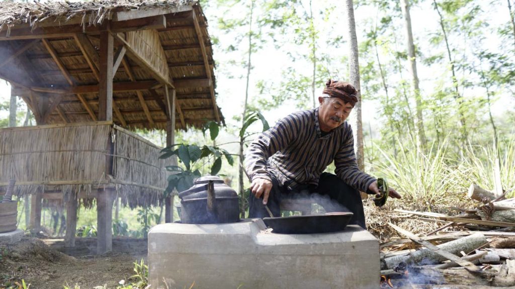 Tugu-Kawisari-Coffee-Plantation-Java-Indonesia-2