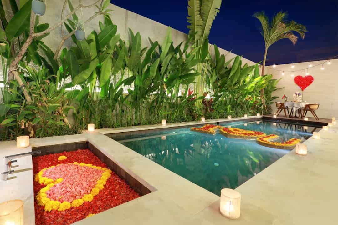 Romantic Pool Decor