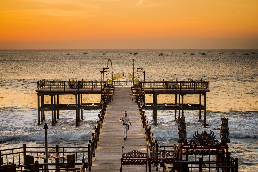Dine on the Pier with the best seafood in Bali