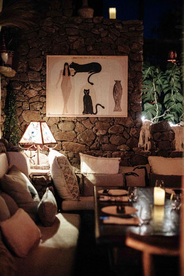 Vagabondo-Greek-Restaurant-Seminyak-Bali---Interiors-2
