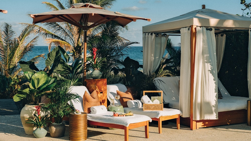 Four Seasons Poolside Escape Cabana 1