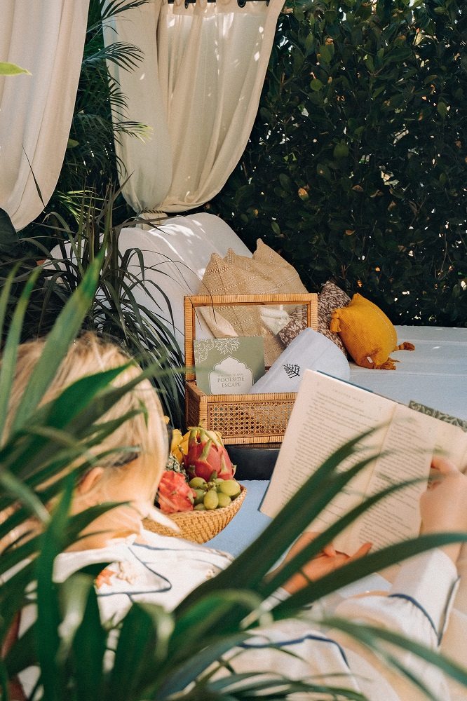 Four Seasons Poolside Escape Cabana 3