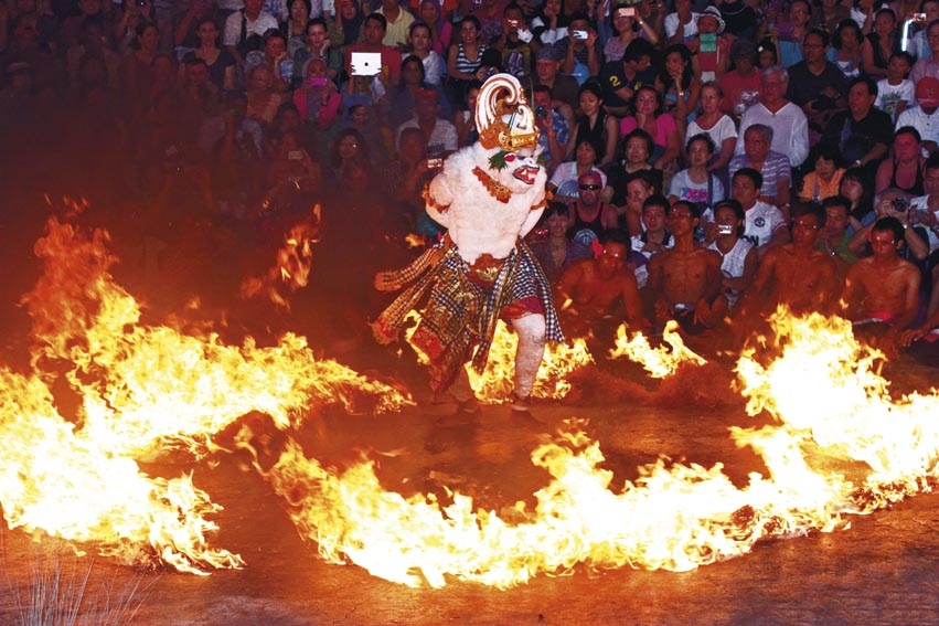 Kecak: The Story Behind The Famous Bali Fire Dance - NOW! Bali